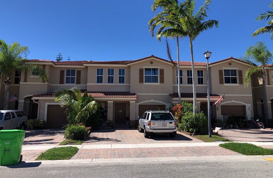 1st image of 221 Riverwalk Cir