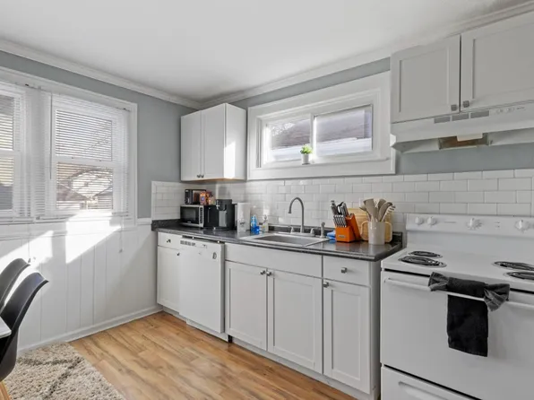 911 E 49th St, Indianapolis, IN 46205