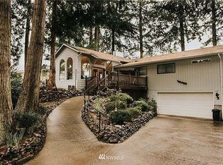 12 W Cape Horn Rd, Cathlamet, WA 98612