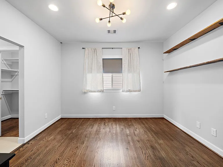 1217 Crockett St — Photo 24