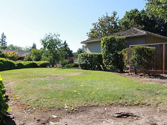 3rd image of 19120 Brook Ln