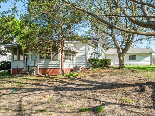 1011 McKinley Ave, Des Moines, IA 50315