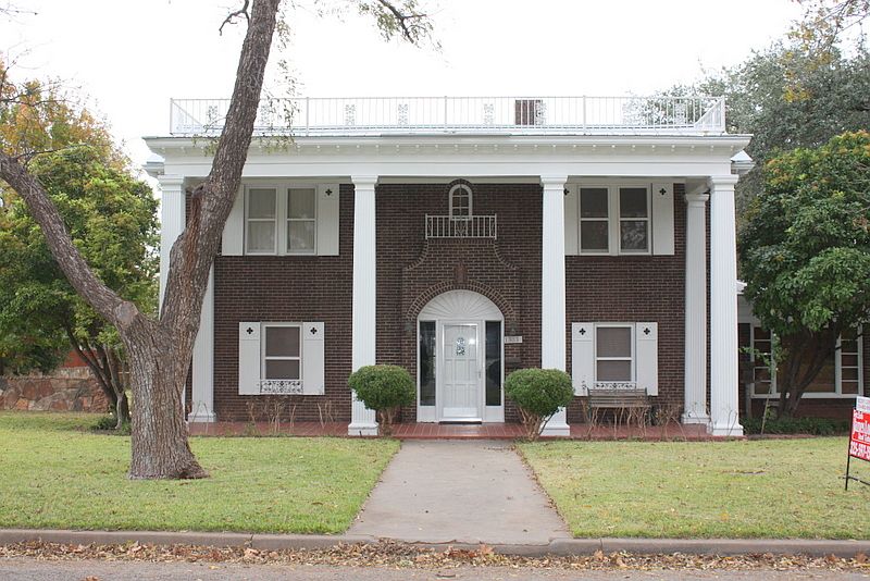 1st image of 1303 S Pine St
