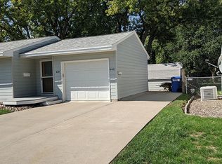 438 Prentis Ave, Vermillion, SD 57069