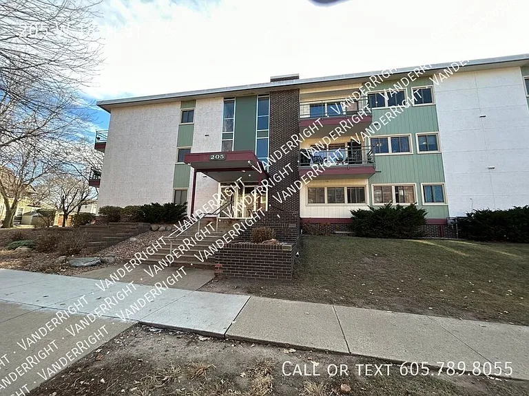 205 W 18th St — Photo 41