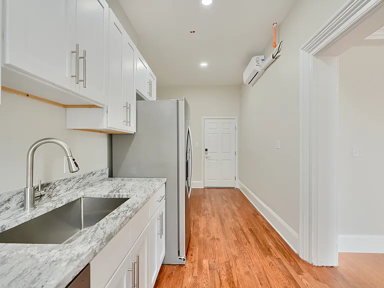 801 N Charles St #11 — Photo 12