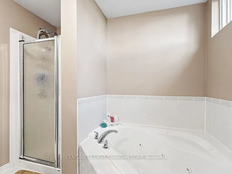 1841 Foxwood Ave #WALKOUT BASEMENT — Photo 7