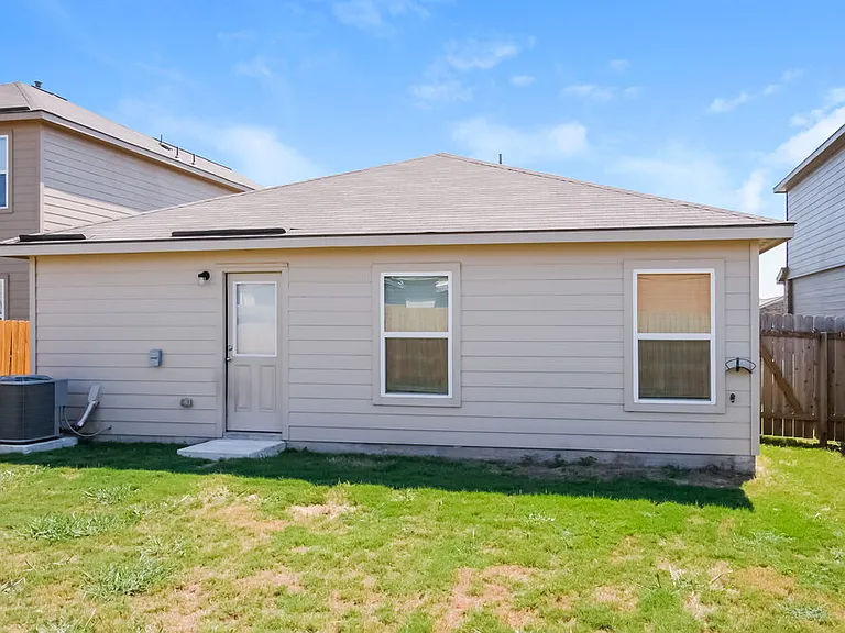 1532 Amy Dr — Photo 14