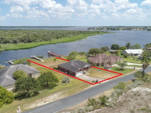 235 Lakeshore Dr, Sandia, TX 78383