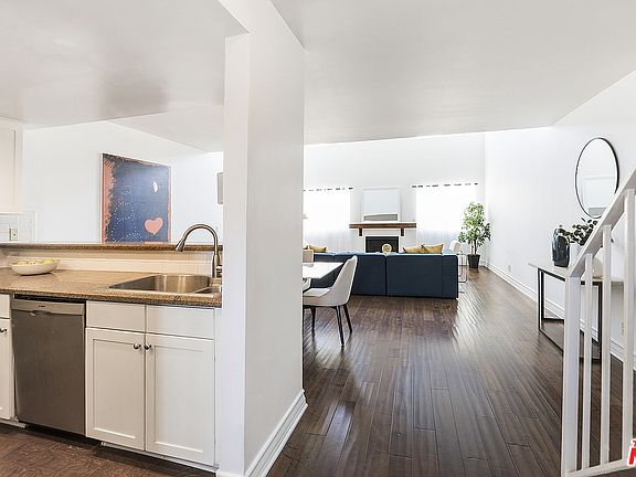 4th image of 1227 Granville Ave #Penthouse 3