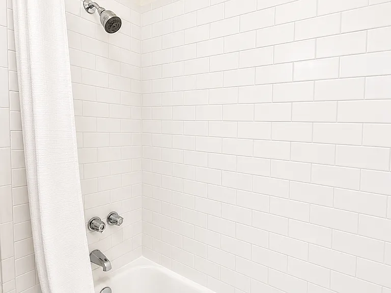 3730 Clarington Ave — Photo 10