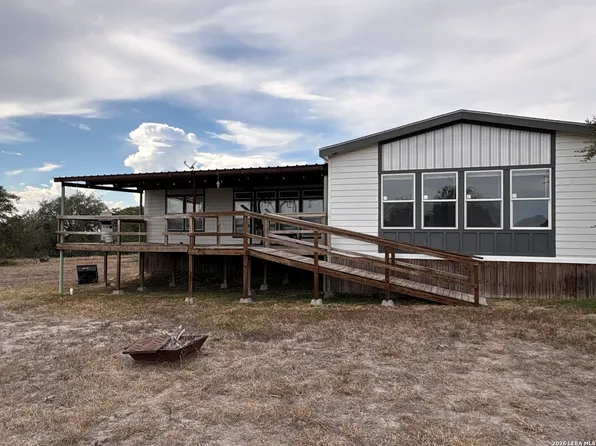 910 Pr 6255, Hobson, TX 78117