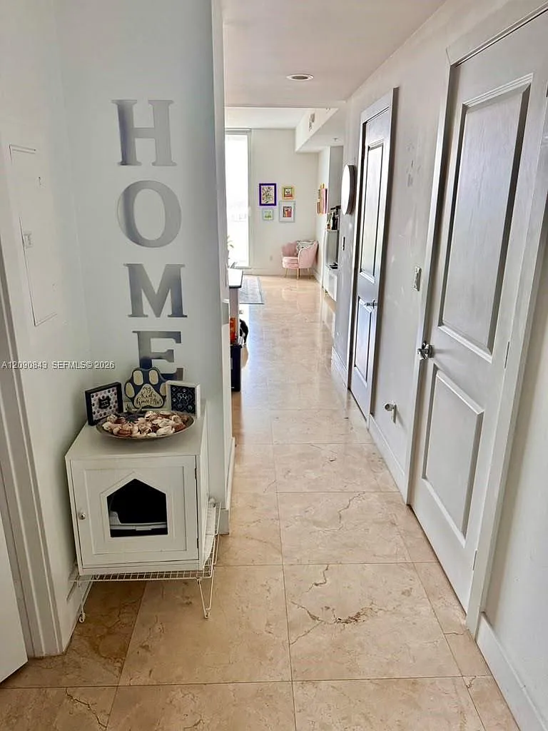 Strada 315 Condo — Photo 2
