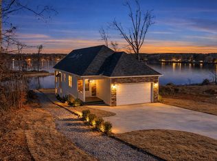 301 Portland Cir, Greenwood, SC 29649