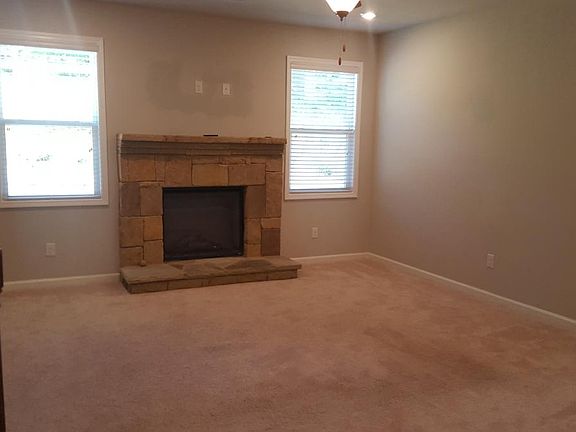 4th image of 224 Rainbow Ln