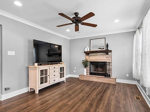 3rd image of 5010 Jenkins Rd