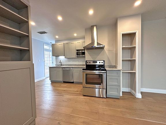 5th image of 2301 N Marion St #2