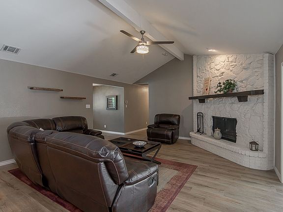 4th image of 2536 Indian Hills Dr