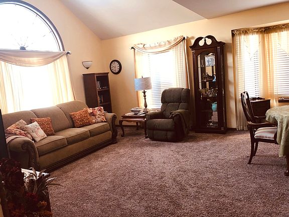 4th image of 1505 Lake Dr