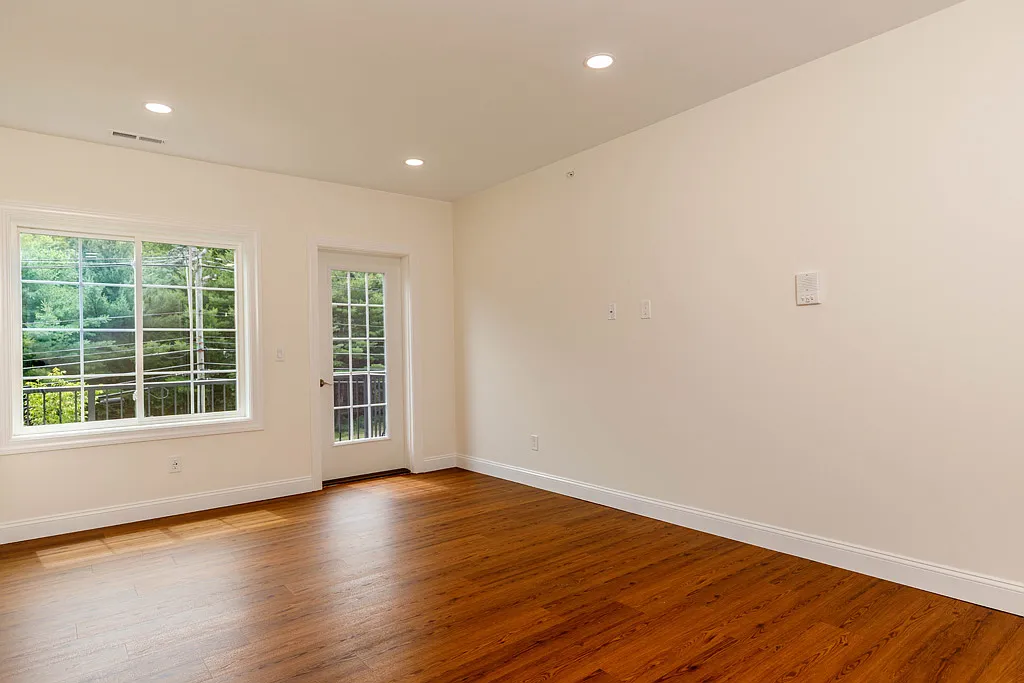 2 bed, 910 sqft, $2,495 — Photo 3