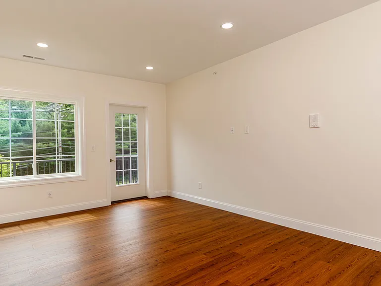 150 State Rd E #6 — Photo 3