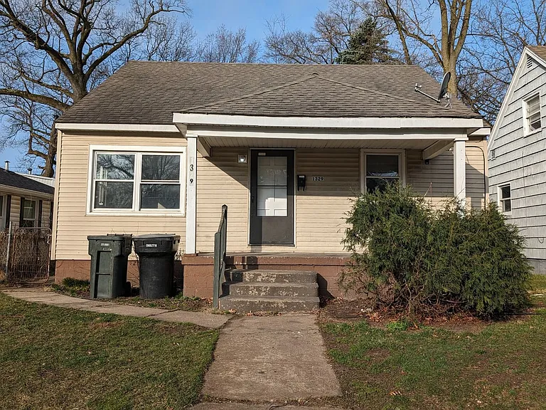 1329 N Johnson St — Photo 1