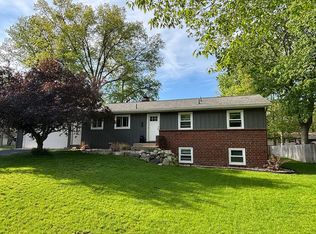 4261 Yorkshire Dr, Hudsonville, MI 49426
