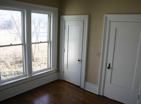 4th image of 413 S Lincoln Ave