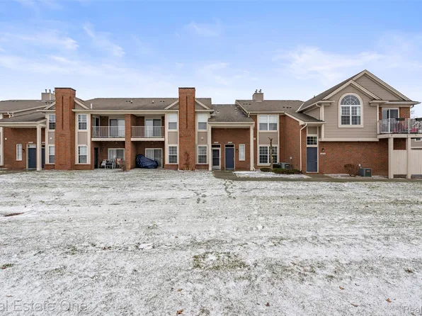 48436 Maplehurst Dr, Shelby Township, MI 48317