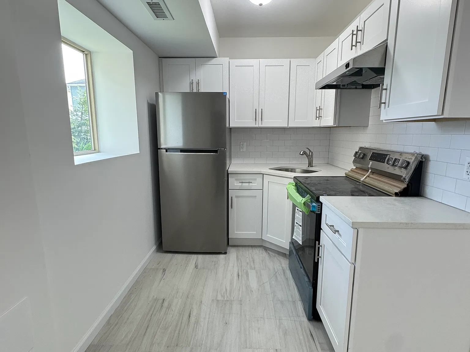 1 bed, 650 sqft, $1,750 — Photo 3