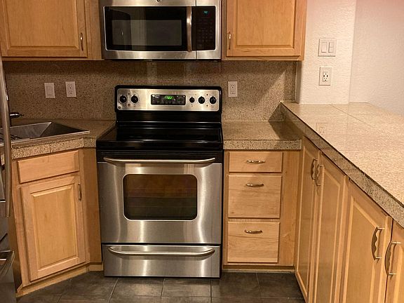 4th image of 1833 N Williams St APT 207