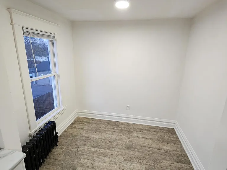 320 W Vine St — Photo 7
