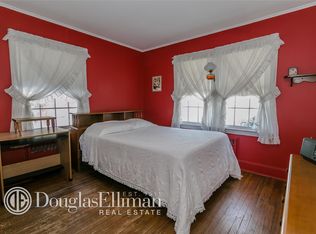 160 Roe Ave, East Patchogue, NY 11772