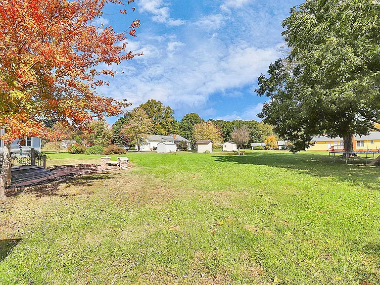 4227 Deerfield Dr — Photo 33
