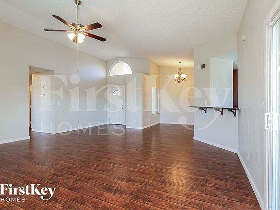 3rd image of 515 E Renee Dr