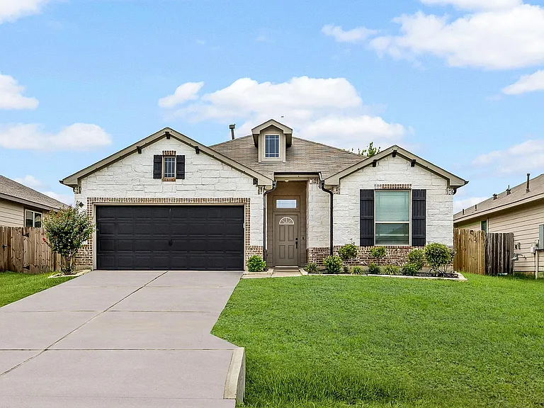 11323 Cora Ln — Photo 3