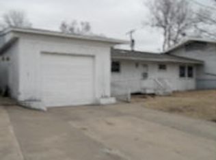 7030 SW Woodcroft Way, Topeka, KS 66619
