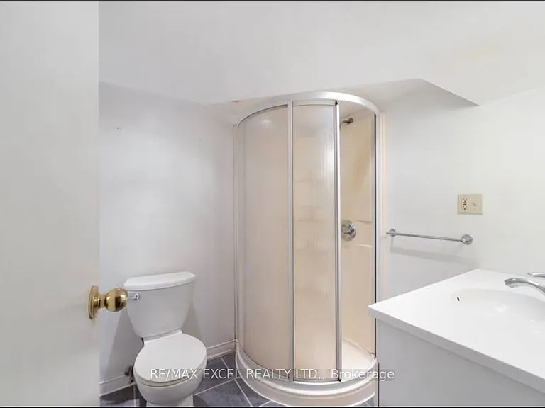 33 Edgemont St N #BASEMENT — Photo 3