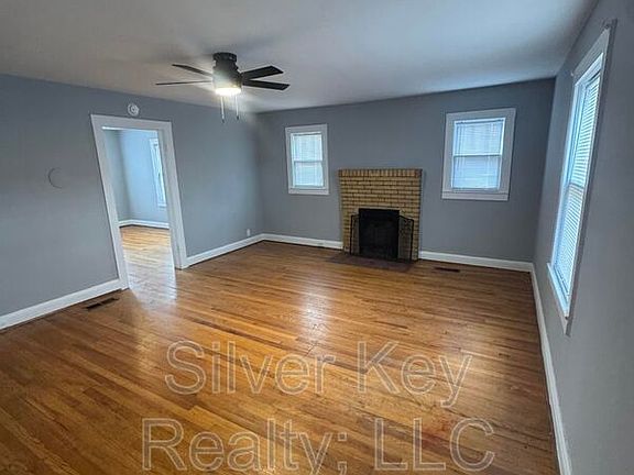 2nd image of 207 W Washington Ave