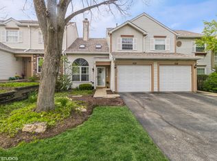 300 Ascot Ln, Streamwood, IL