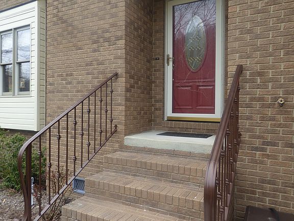 Front Steps to Entry