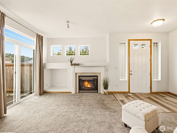 4th image of 1115 O'Farrell Lane NW