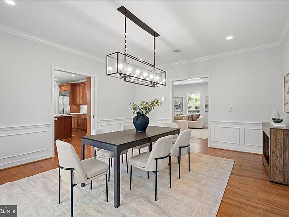 4th image of 5111 Yuma Pl NW