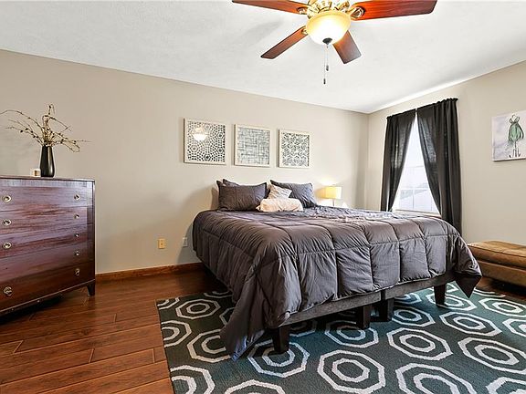 4th image of 744 N Creek Dr Unit 744
