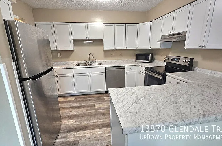 13870 Glendale Trl — Photo 3