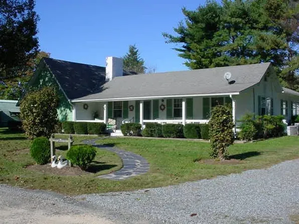 142 Carver St, Montross, VA 22520