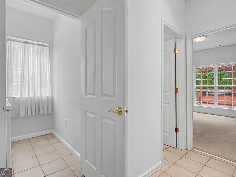 255 Squire Ln — Photo 27