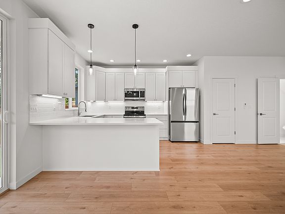 3rd image of 10913 NE 64th Ave