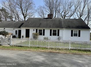 4 Wyck Ln, Troy, NY 12180