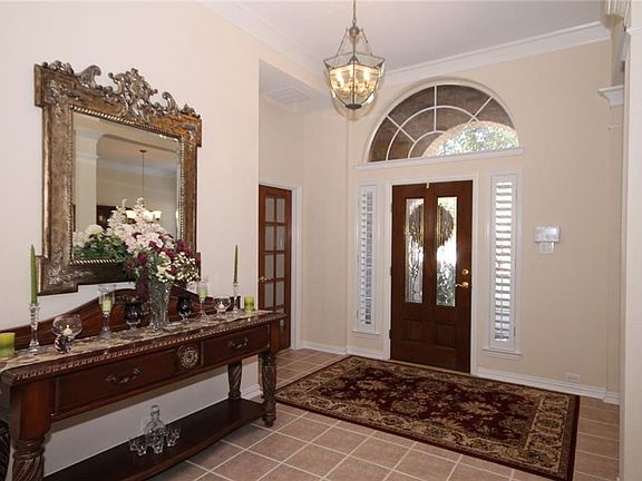 3rd image of 2212 Scenic Dr